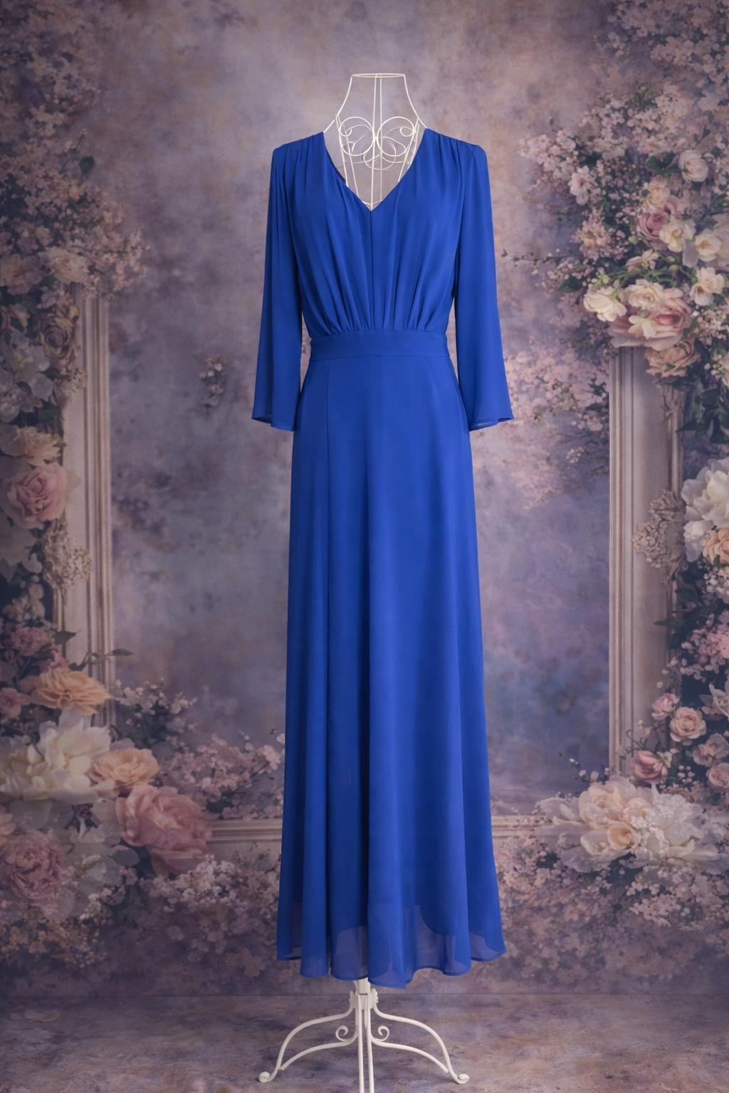 Blaues Maxikleid mit V-Ausschnitt