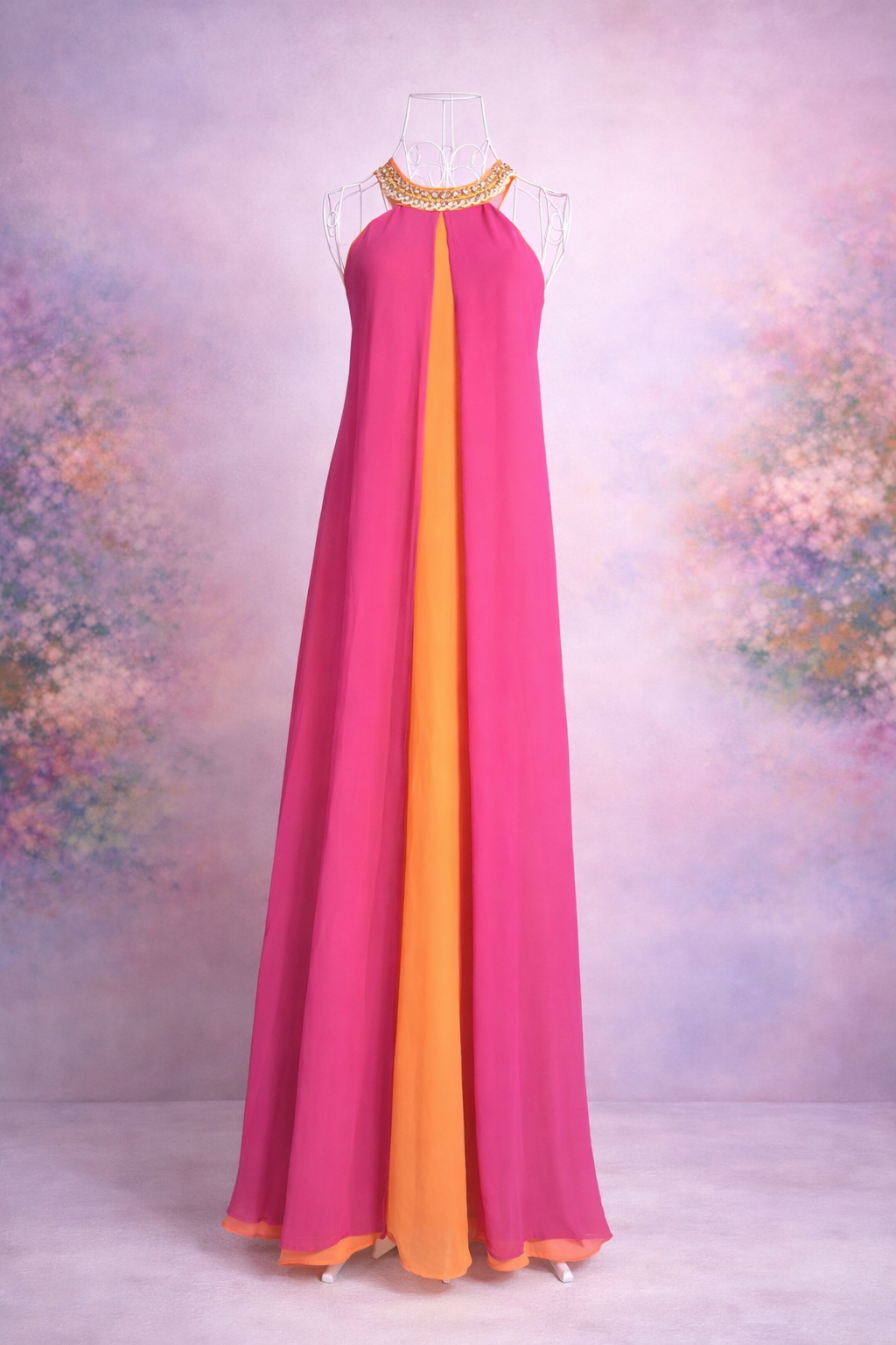 Fließendes Maxikleid in Orange-Pink mit Kettendetail